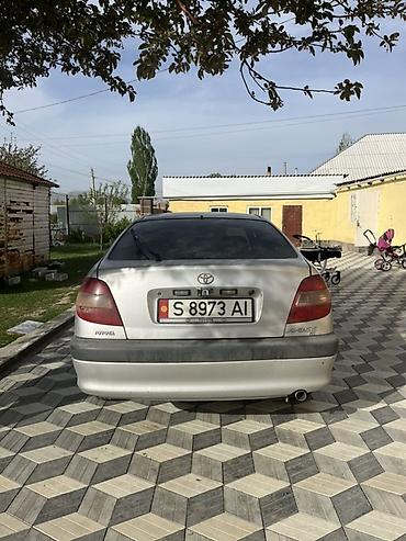 багажник тайота авенсис: Toyota Avensis: 2002 г., Лифтбек — 3