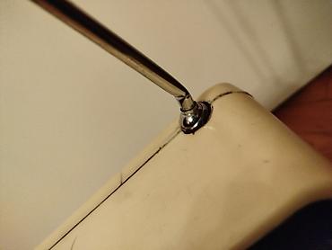 Stari uređaji: Retro tv stari Universum televizor.Prodaje se kao dekoracija jer vise — 6