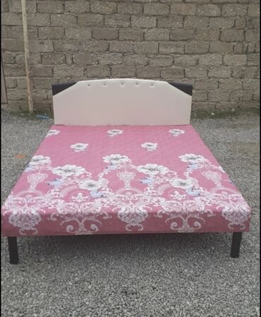 Çarpayılar: Kravat hazırı var rəng seçimi var bir nəfərlik 60 manat iki nəfərlik — 6