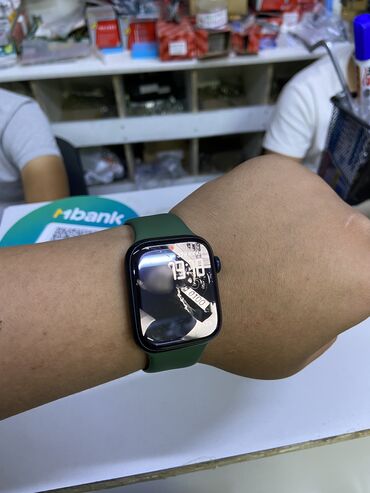 apple watch цена в бишкеке: Продаю часы Apple Watch 7 series 45мм📏 84акб🔋 32 гб📁 LL\A🇺🇸 в