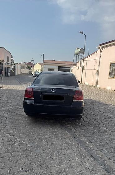 corolla cros: Toyota Corolla: 2 l | 2005 il Sedan — 4