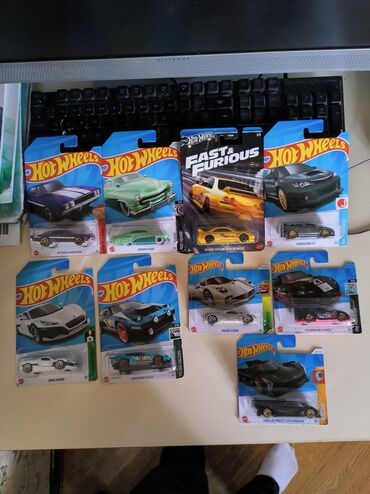 oyuncaq alemi: Hotwheels hammisi baglidir denesi 7 manat Sari nissan skyline 18