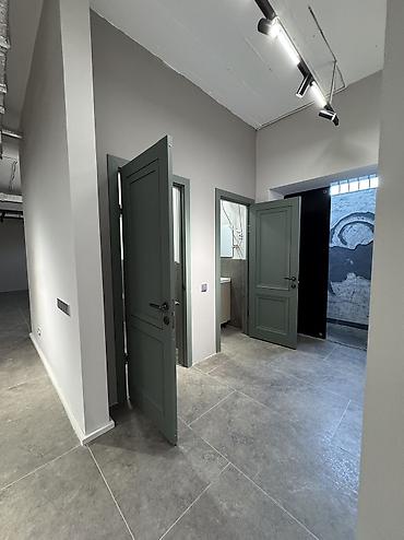 Аренда коммерческой недвижимости: Сдаю Помещение целиком: 200 м², С ремонтом, С отдельным входом, С отдельным санузлом — 2