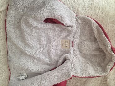 Kurtkalar: Uşaq üçün iki ədəd qalın qış üst geyimi dəsti. 1) H&M brendi, ağ — 10