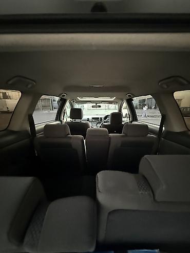 китайские минивены: Продаётся TOYOTA WISH минивэн с правым рулём, серебристый цвет кузова — 8