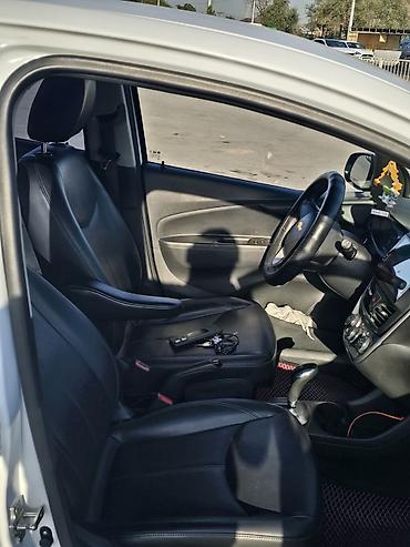 спарк автомобиль: Chevrolet Spark: 2016 г., 1 л, Вариатор, Бензин, Хэтчбэк — 5