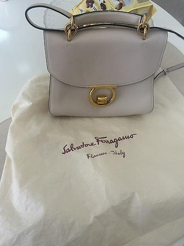 Çantalar: Salvatore Ferragamo qadın çantası original - Model: top-handle — 1