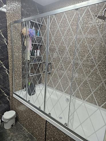 Duş kabinaları, arakəsmələr: Şüşə sürgülü duş kabinli vanna - Material: temperli şüşədən 4 bölməli — 2