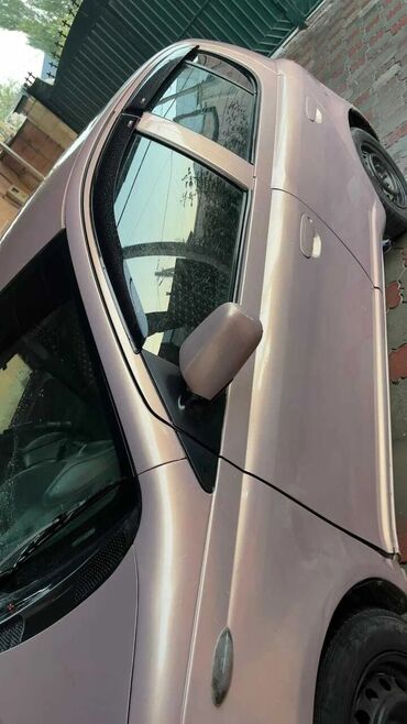 Toyota: Toyota Vitz: 2001 г., 1.3 л, Автомат, Бензин, Хэтчбэк — 8