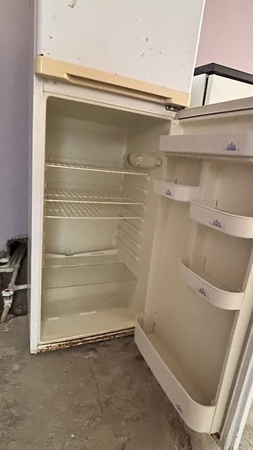 iki: Xarab 2 qapılı Beko Soyuducu Satılır, rəng - Ağ, Dolab içi — 2