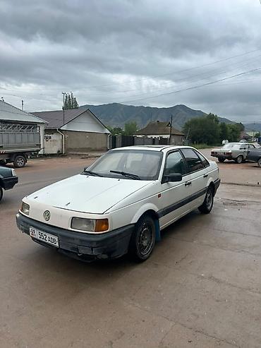jac 9: Volkswagen Passat: 1988 г., 1.8 л, Механика, Бензин, Седан — 1