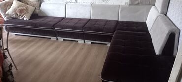 мягкий мебель: Мягкая мебель, диван + кровать в хорошем состоянии. Торго уместен