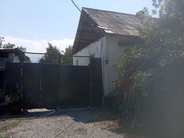 детский сад арча бешик: Үй, 76 кв. м, 5 бөлмө, Менчик ээси, Эски ремонт