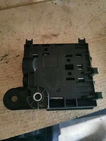 alternator: KUTIJA OSIGURAČA A4 Q5. 12-16. K98K051B | kutija osigurača — 1