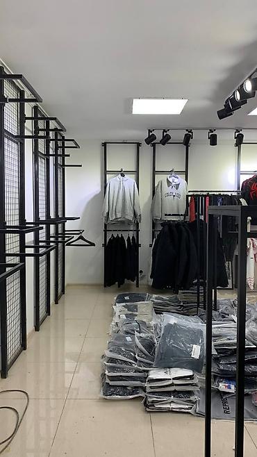 Металлическое торговое оборудование для магазина одежды - Настенные