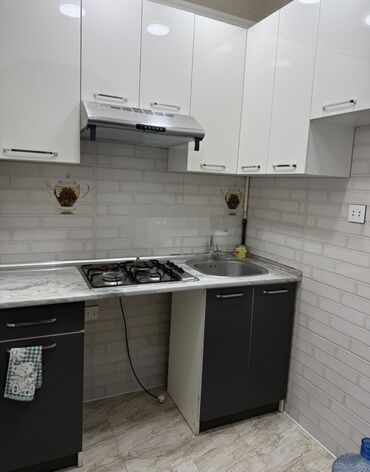Uzunmüddətli kirayə mənzillər: 9 ci mikra rayonda Mircelal kucesinde 9/8 de 3 otaq 51 kv esyali