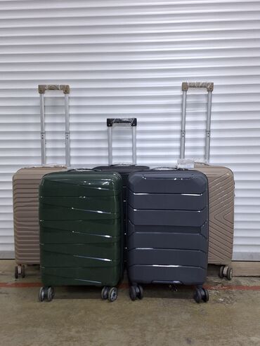 чемоданы новые: Чемоданы двойное замок материал геливые.S размер