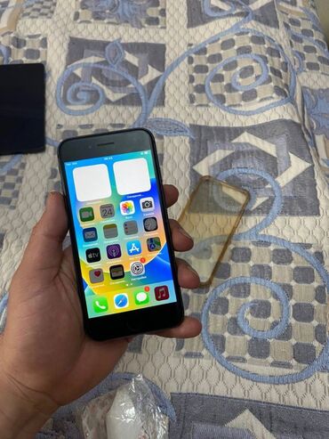 ikinci əl telefonlar iphone: IPhone 8, 64 GB, Zəmanət, Barmaq izi, Simsiz şarj