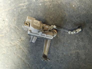 key maker: Infiniti QX4 замок лючка бензобака, Инфинити QX4 кнопки замок лючка — 2