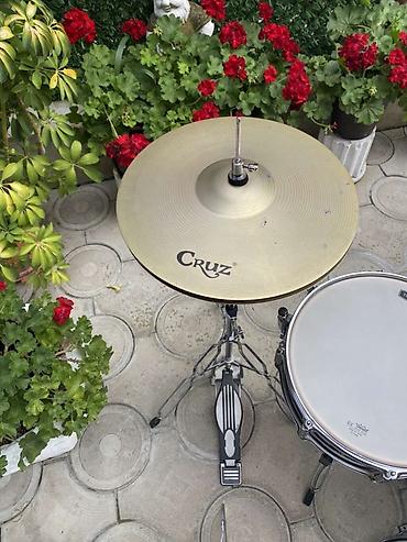 Bubnjevi: Mapex Tornado komplet bubnjeva – 5 delova sa činelama i hardverom - — 14