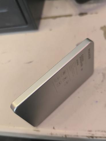 MAXCO Legend maqnitli power bank - Tutum: 5000 mAh (20 Wh) - Maks