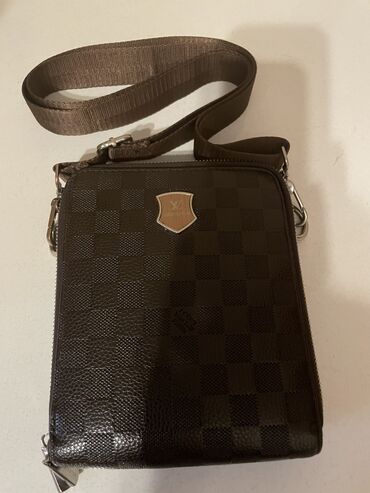сумки луи витон оригинал: Барсетка от фирмы Louis Vuitton

 
Состояние:Отличный
Удобный