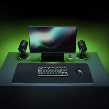 işlenmiş komputerler: Klaviatura maus altlığı satılır.original Razer məshuludu.Əla