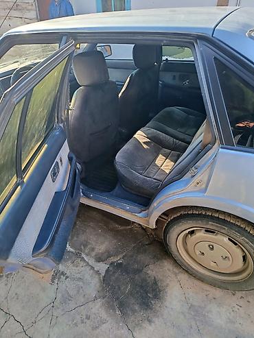 Mazda: Mazda 626: 1984 г., 2 л, Механика, Бензин, Хэтчбэк — 5