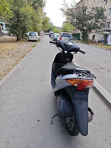 suzuki скутер: Скутер Suzuki (50–100 см³, модель по фото Address/lets‑серии). Цвет — 1