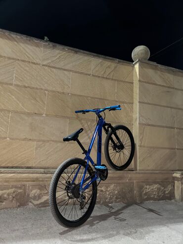 Şəhər velosipedləri: İşlənmiş Şəhər velosipedi 26", sürətlərin sayı: 21, Ödənişli çatdırılma, Ünvandan götürmə — 8