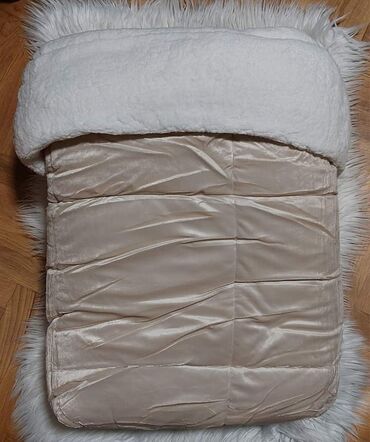 Ćebad i pokrivači: Jorgan mikro pliš krzno Dimenzije-200*220(sa radom) 200*200 (štepani) — 4