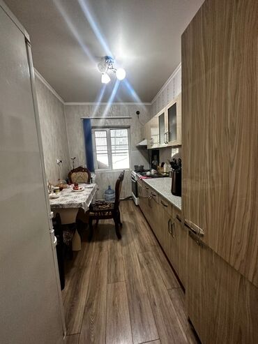 375 м², 8 комнат, Старый ремонт С мебелью, Кухонная мебель