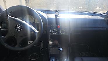 w202 rezin: Mercedes‑Benz sedan Xüsusiyyətlər: - Kuzov: sedan, gümüşü rəng - — 5
