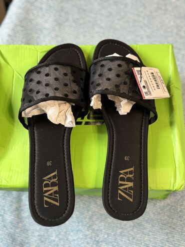 обувь zara: ZaRA шлепки 39 размер очень легкие и качество👌🏻 кеды размер 37-38