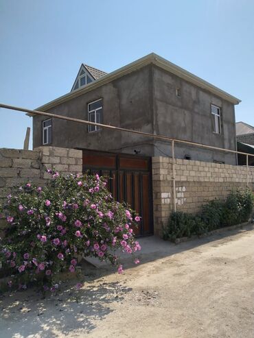 Həyət evləri və villaların satışı: Ramana qəs. 4 otaqlı, 150 kv. m, Orta təmir