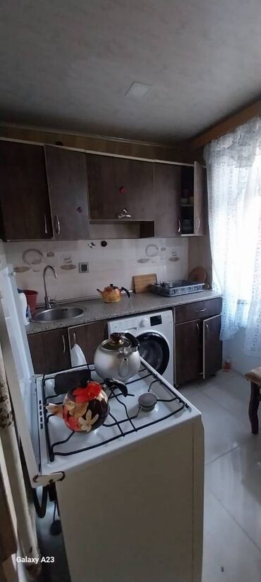 аренда квартир на долгий срок: Genclikde 2 otaq bina evi ewyali kiraye verilir Aileye ve xanimlara