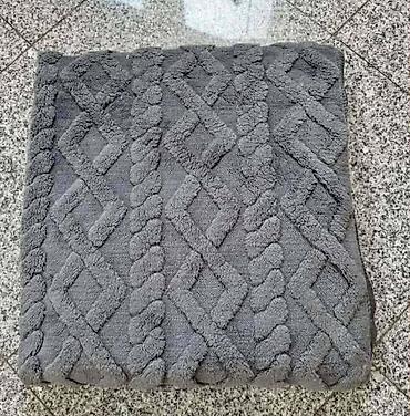 Ostali nameštaj: Plisani flekeri za ugaonu garnituru. U pakovanju dolaze 3 komada — 5