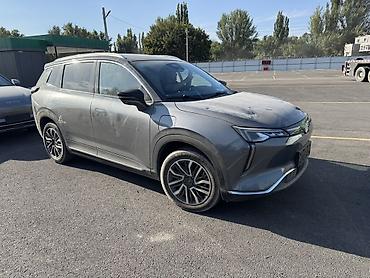 byd e1: Weltmeister W6, 2022 г., 23000 км, Передний, В наличии — 1