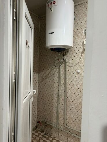 сдаю мкр кок жар: 45 м², 1 комната, Подвал, погреб, Утепленный, Забор, огорожен