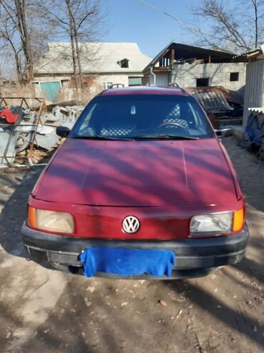 Volkswagen: Volkswagen Passat: 1991 г., 1.8 л, Механика, Бензин, Универсал