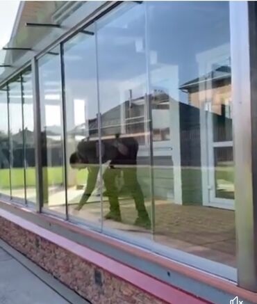 Plastik qapılar: Plastik Şəbəkəli Pəncərələr Plastik və Alüminium Qapı Pəncərə — 24