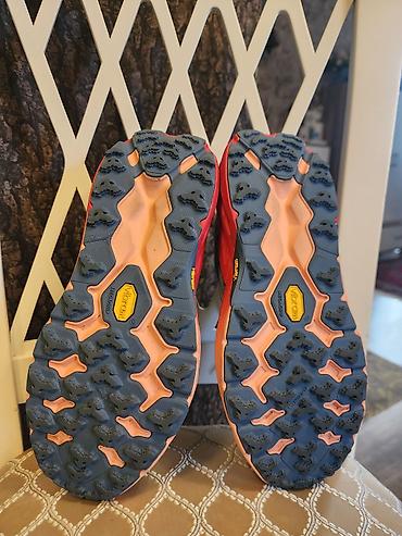 Qadın ayaqqabıları: HOKA One One trail qaçış krosovkaları - Model: HOKA One One (Vibram — 3