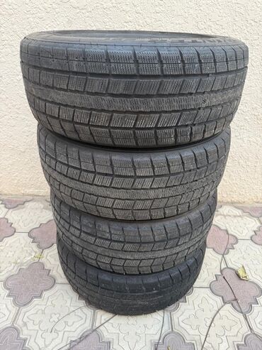 китайские автошины: Фирма: Centara Сезон: Зима Размер: 215/55 R17 Год/Месяц: 21/21