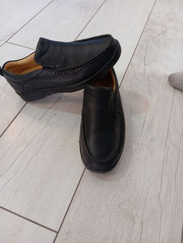 обувь 19 размер: Туфли туретский, 39 размер артапед подошва почти нов, одевал 3-4раза
