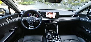 мати 2: Kia K5: 2022 г., 2 л, Автомат, Гибрид, Седан — 5