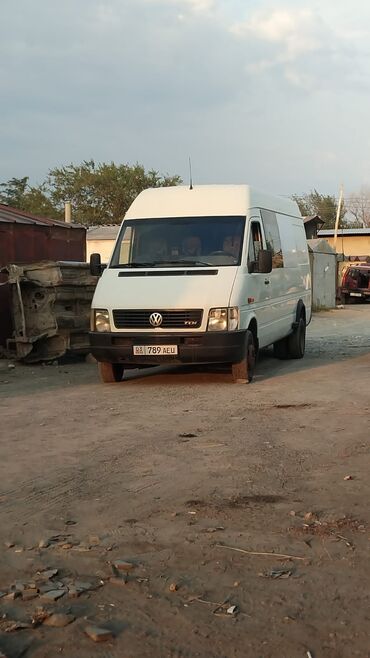 жук ташуучу машина: Volkswagen Volksbus: 2004 г., 2.2 л, Механика, Дизель, Van