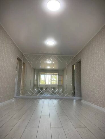 продам 3 х ком кв в мкр: 3 комнаты, 58 м², 104 серия, 4 этаж, Евроремонт