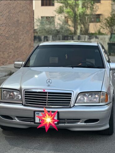 1998 mercedes: Mercedes-Benz 240: 2.4 l | 1998 il