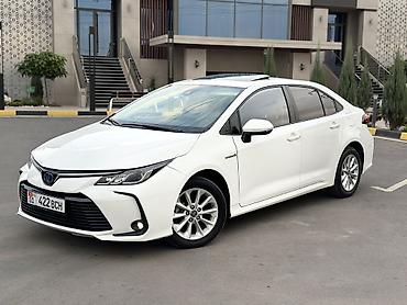 Toyota: Toyota Corolla: 2021 г., 1.8 л, Вариатор, Гибрид, Седан — 4