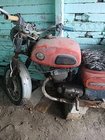 gaz 24 volga: Sovet istehsalı köhnə tip motosiklet (sürətli kros/enduraya bənzər — 6